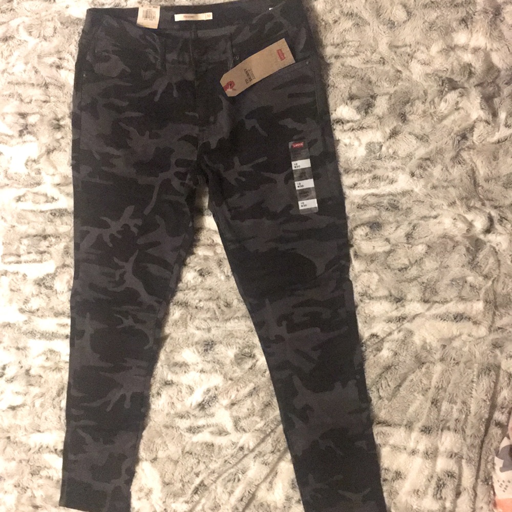 Levi Black Camo Skinny Jeans